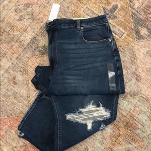 AE Curvy Mom Jean